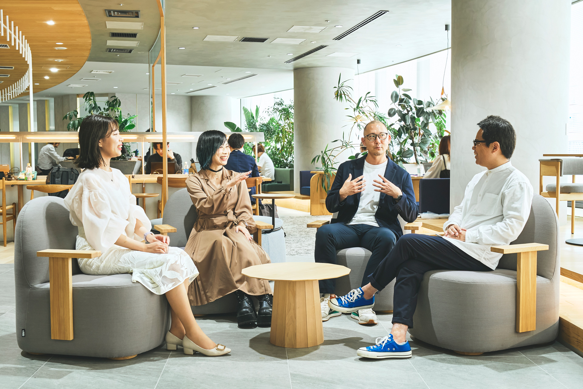 左から野溝ゆきの、皆川亜衣、吉岡敦史、佐藤晃希 