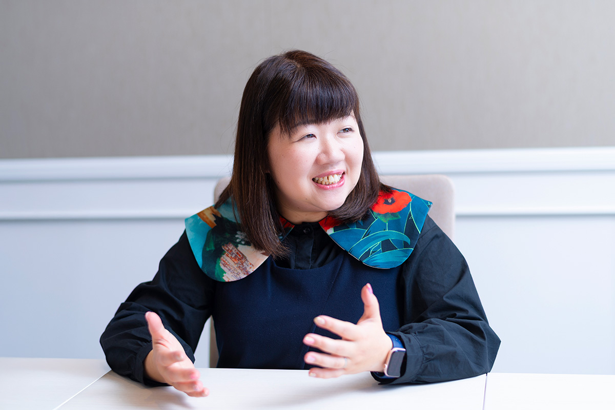 写真：佐々木まどか氏