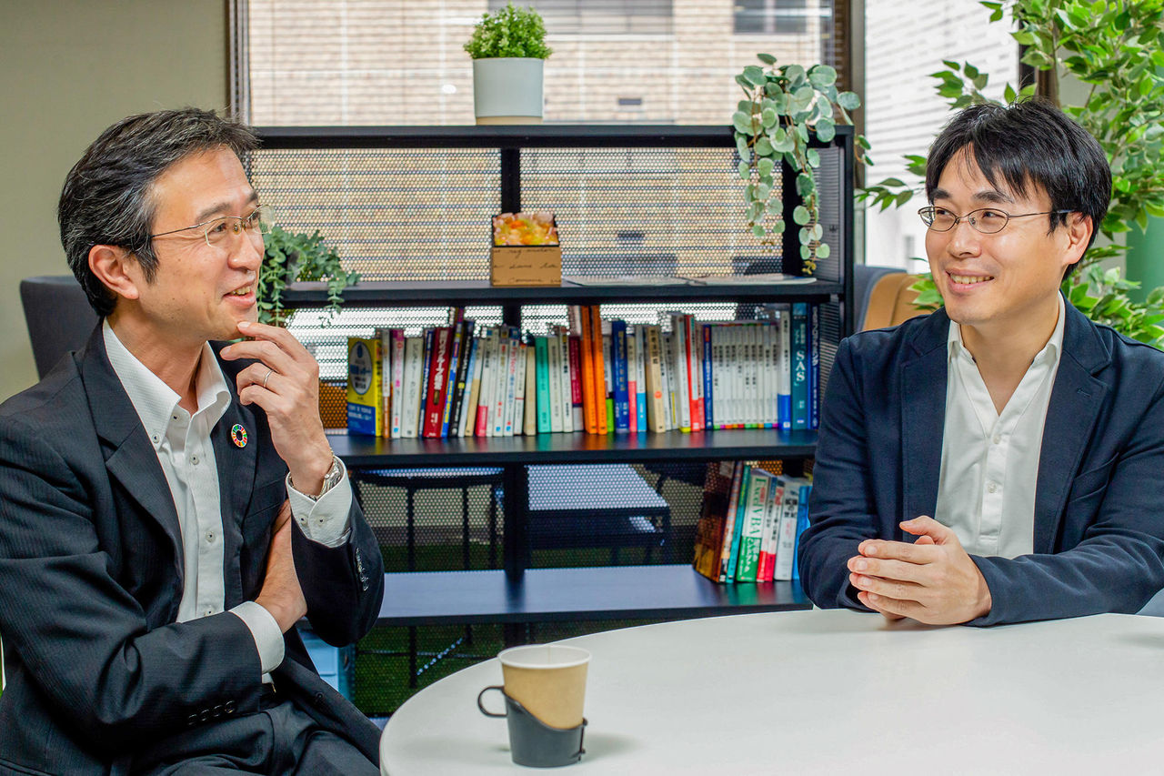 （左から）吉村剛氏（西日本シティ銀行）、尼田雅典氏（西日本シティ銀行）