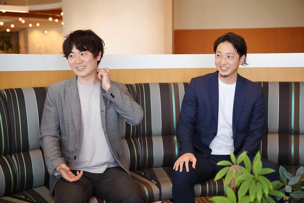 小野沢権悟（左）、山能貴輝（右）