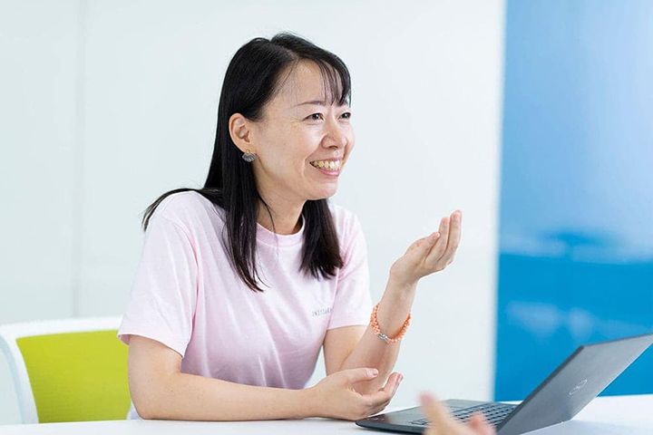 写真：AI使用をあえて禁じ「自分で考え書く」意図を語る東